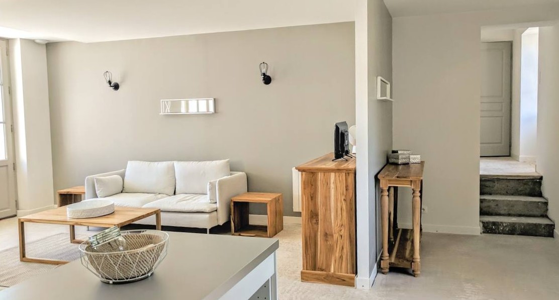 e89d2e0a-a3eb-48ab-ad91-2548a33f42bf